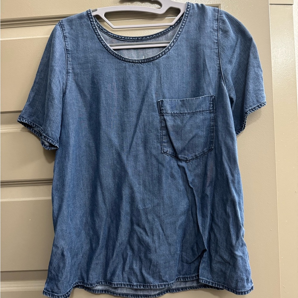 GAP denim Crew Neck Short Sleeve Shirt